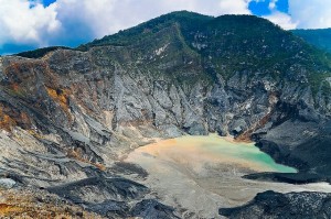 Tangkuban Perahu Bandung