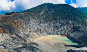 Tangkuban Perahu Bandung